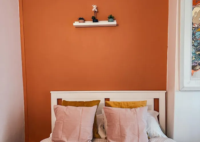 Indépendant Près De Montmartre *
