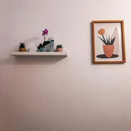 Independant Pres De Montmartre *