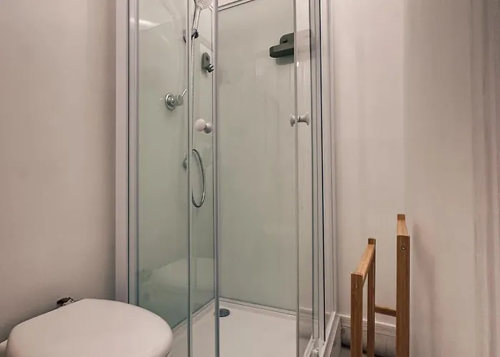 Independant Pres De Montmartre Daire Paris